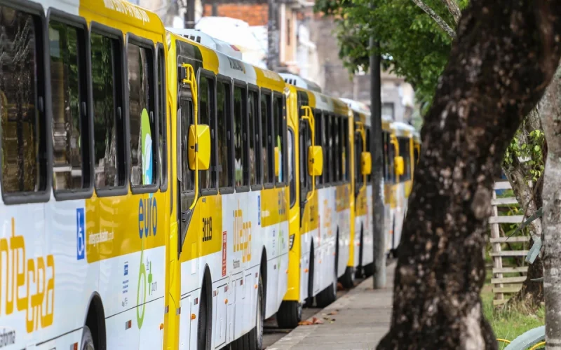Sindicato dos Rodoviários anuncia atraso na saída de ônibus em Salvador nesta quinta (7), e semob já se movimenta