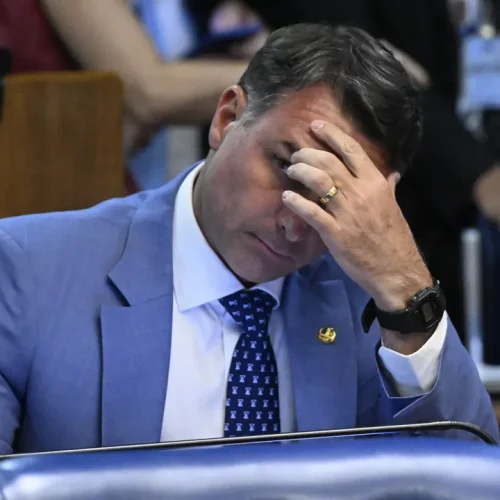 Lula pede investigação sobre criptomoedas distribuídas por apoio a Flávio Bolsonaro, assista o vídeo