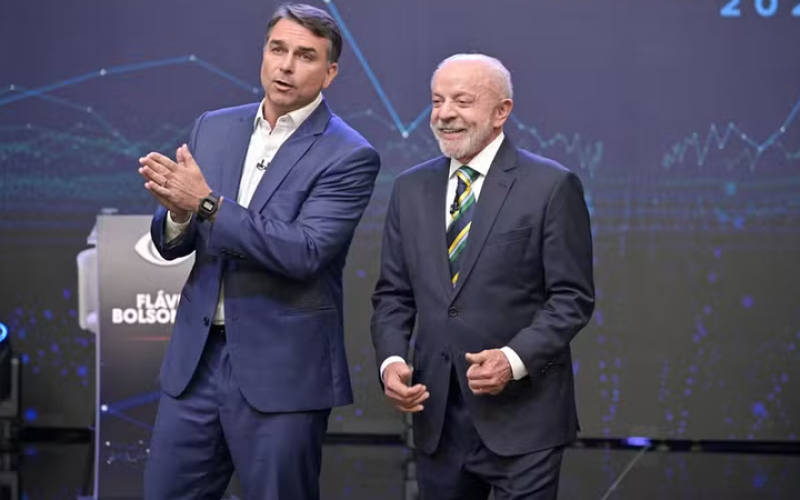 Lula aceita condições de Flávio para participar de debate e confirma quebra de sigilos