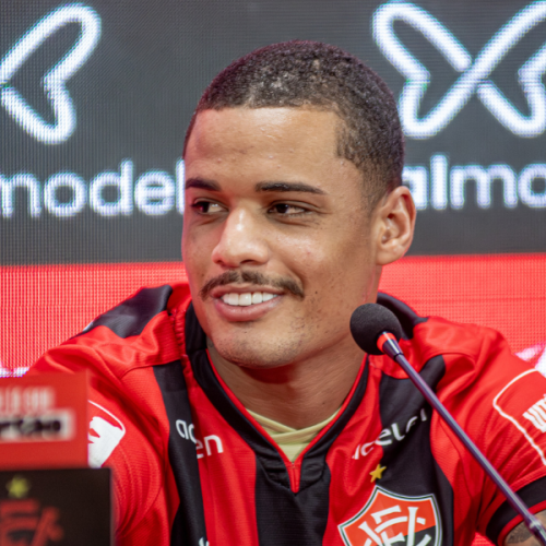 Vitória encaminha venda de Janderson ao futebol turco