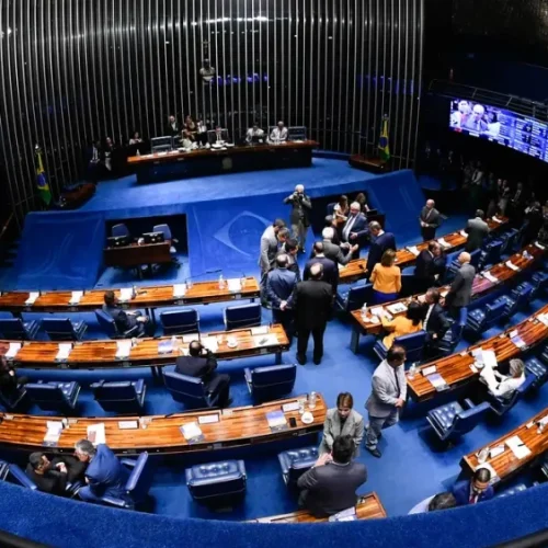 Câmara e Senado têm avaliação negativa recorde, aponta pesquisa