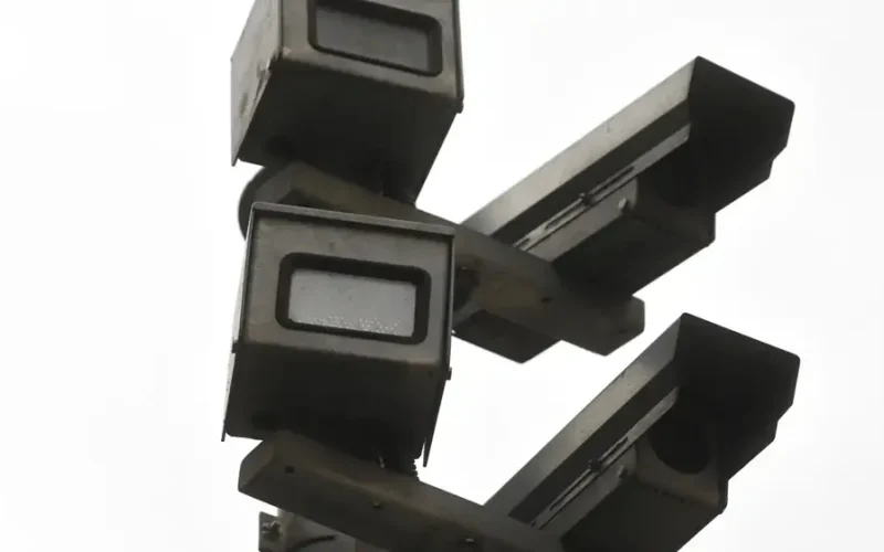 Radar com inteligência artificial começa a operar no trânsito de Salvador; entenda