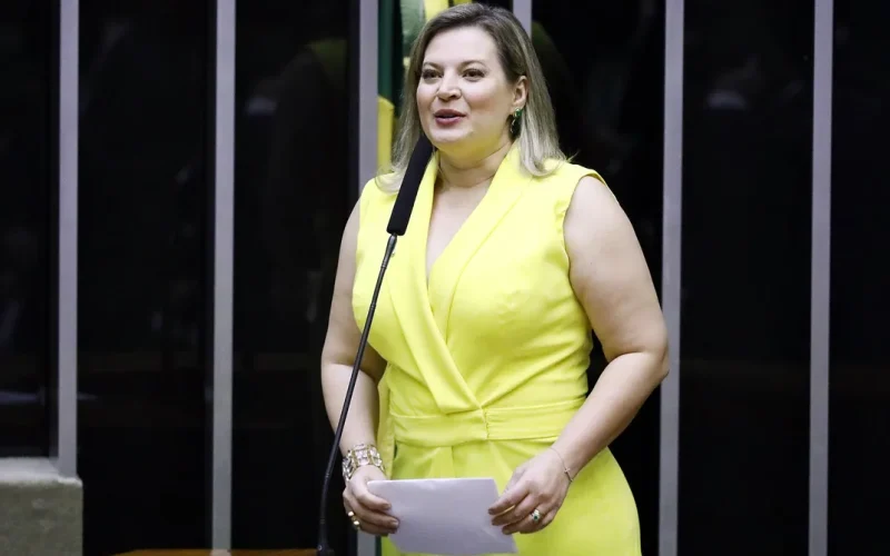 Ex-bolsonarista declara voto em Lula e dispara: “Família Bolsonaro é capaz de mandar matar”