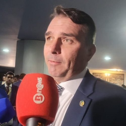 Prisão preventiva de Flávio Bolsonaro é pedida por deputado após áudio com pedido de dinheiro ao Banco Master