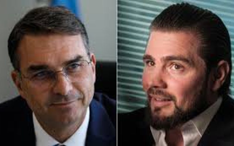 Troca de mensagens entre Flávio Bolsonaro e Vorcaro atinge cotação do dólar; entenda