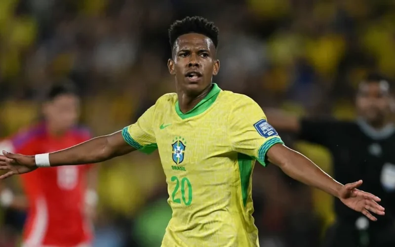 Assista, Fora da Copa por lesão, Estevão se diz curado em testemunho em igreja