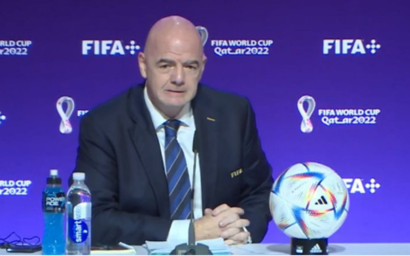 Saiba como presidente da Fifa assiste jogos da Copa em três países diferentes