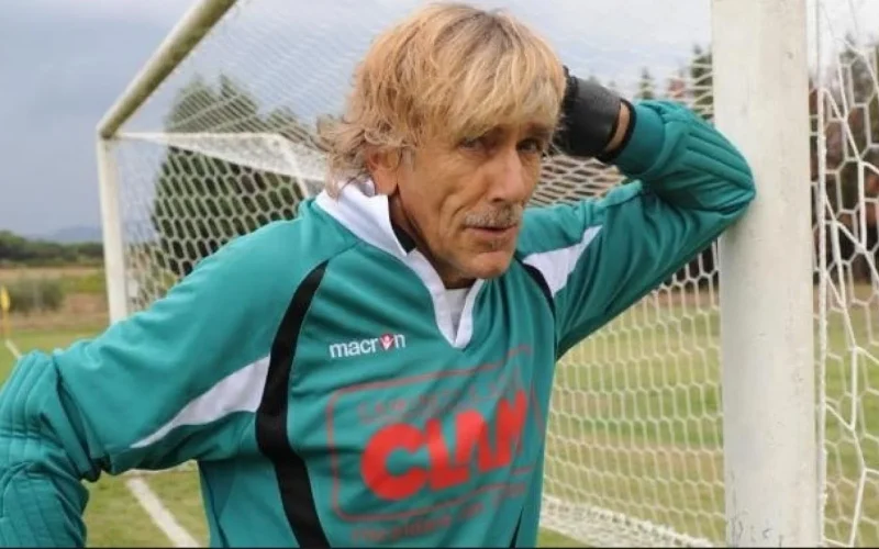 Goleiro de 83 anos anuncia retorno aos gramados
