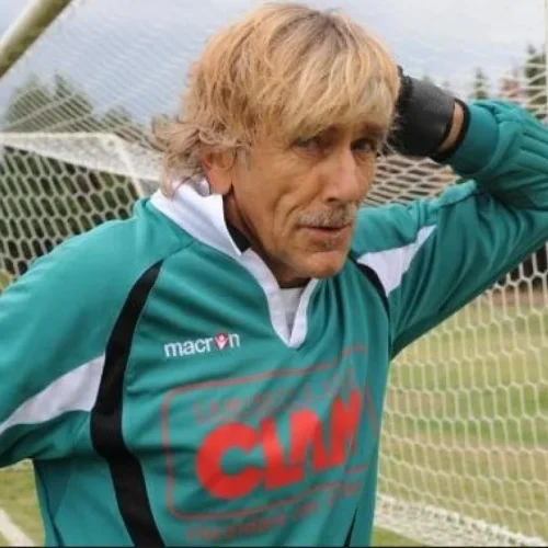 Goleiro de 83 anos anuncia retorno aos gramados