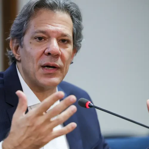 “Saída para o IOF é ir ao STF ou fazer um novo corte”, diz Haddad após Congresso vetar decreto
