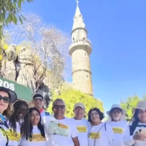 Grupo de idosos inicia peregrinação de 420 km rumo ao Santuário de Bom Jesus da Lapa, no oeste da Bahia.