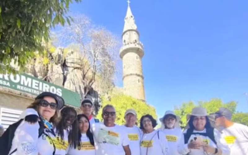 Grupo de idosos inicia peregrinação de 420 km rumo ao Santuário de Bom Jesus da Lapa, no oeste da Bahia.