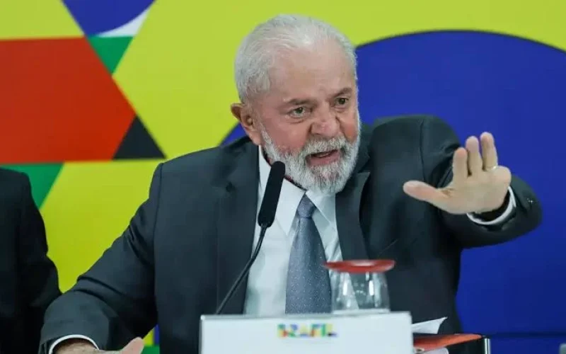 Lula veta aumento do número de deputados federais