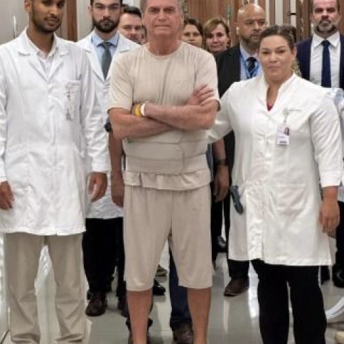 Bolsonaro recebe alta de hospital após 23 dias internado