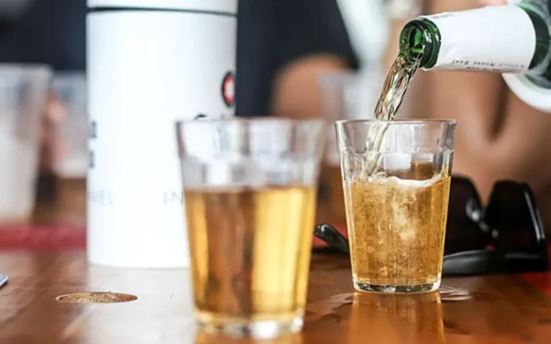 Bebidas alcóolicas e cigarros devem ficar mais caros em 2027