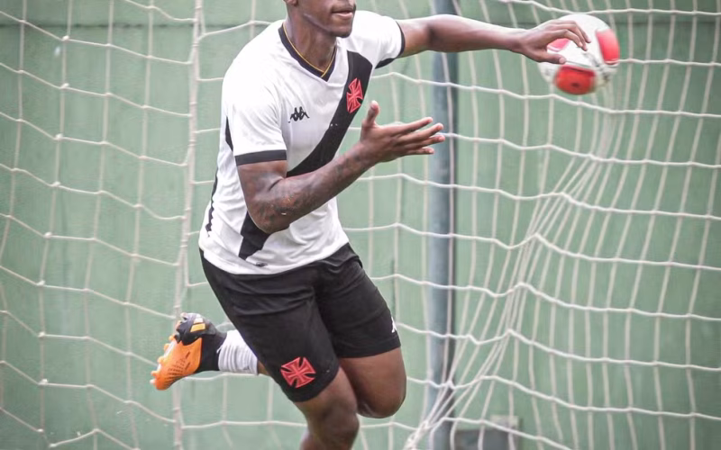 Bahia encaminha contratação de Luiz Gustavo, zagueiro do Vasco