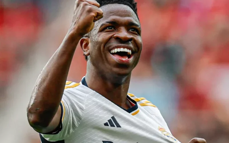 Real Madrid renova contrato de Vinicius Júnior até 2032