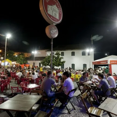 Salvador terá novas regras para cadeiras e mesas nas ruas e calçadas da cidade; veja