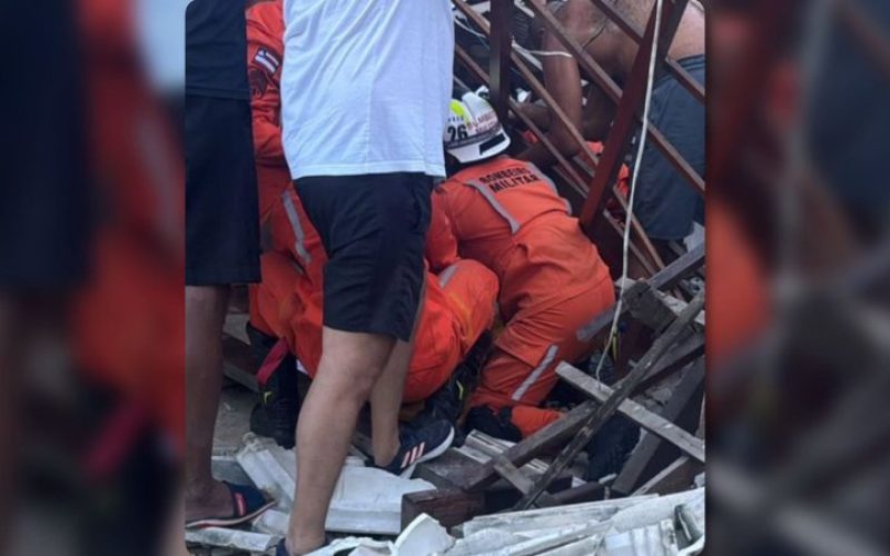 Teto de quiosque desaba em área residencial de Salvador e deixa feridos