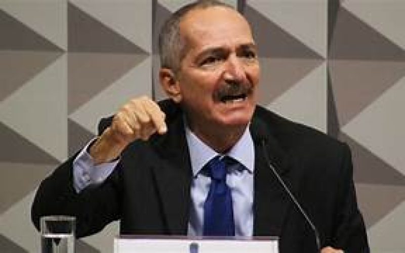 Aldo Rebelo saiu do partido comunista e hoje é testemunha de defesa de bolsonaristas.