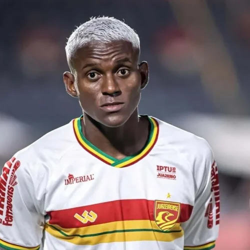 Vitória fecha contratação de destaque do Baianão; saiba quem é