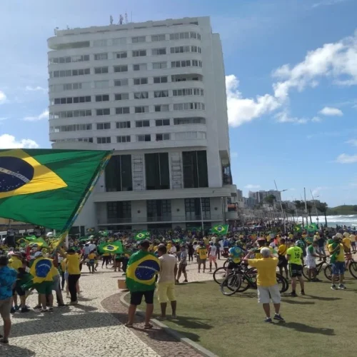 Baixa Adesão Marca “Marcha Pela Liberdade” Pró‑Bolsonaro em Salvador