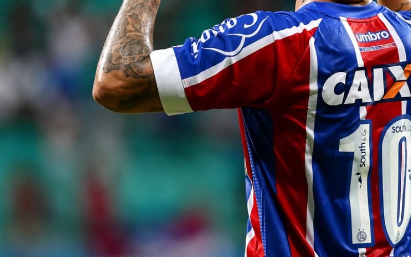Meia ‘xodó’ da torcida do Bahia entra na mira de rival nordestino para sequência da temporada